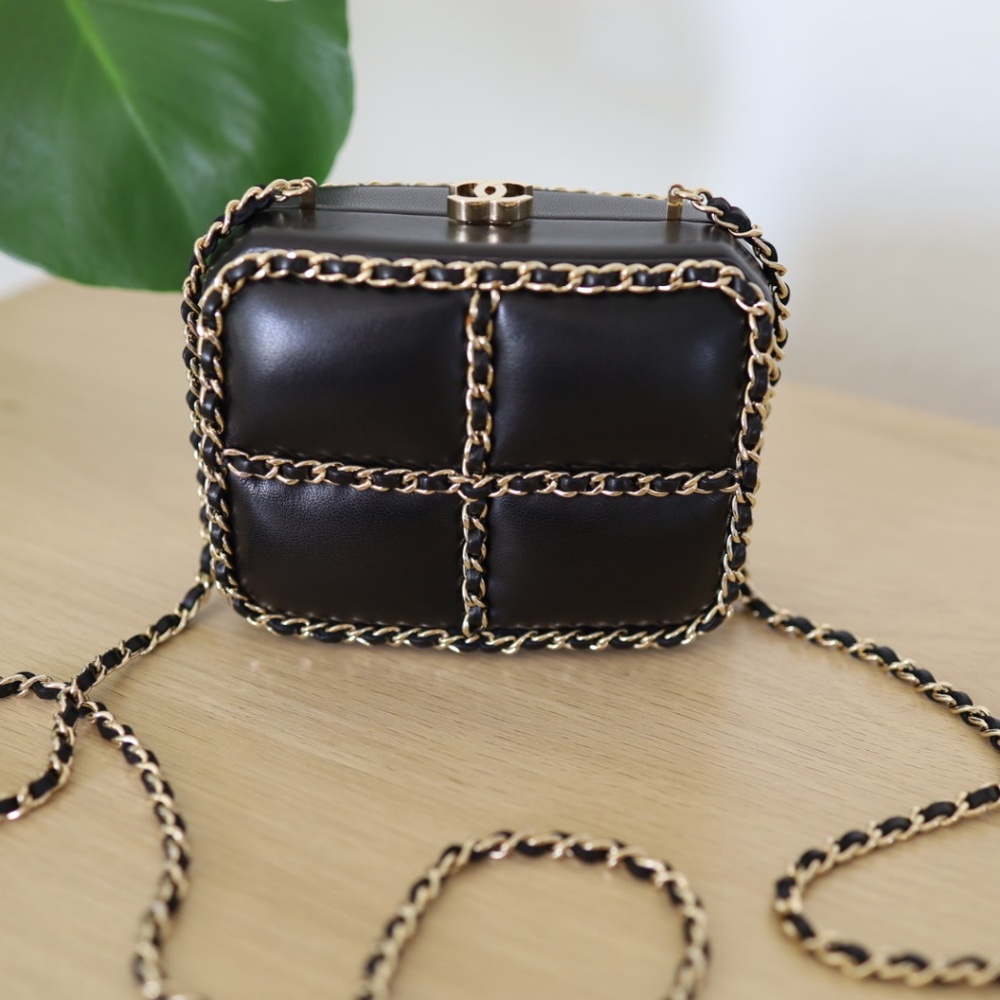 ❌NOT AVAILABLE❌ RARE GHW Chanel Chain Frame CC Box Minaudiere Calfskin Mini Clut - Picture 3 of 15